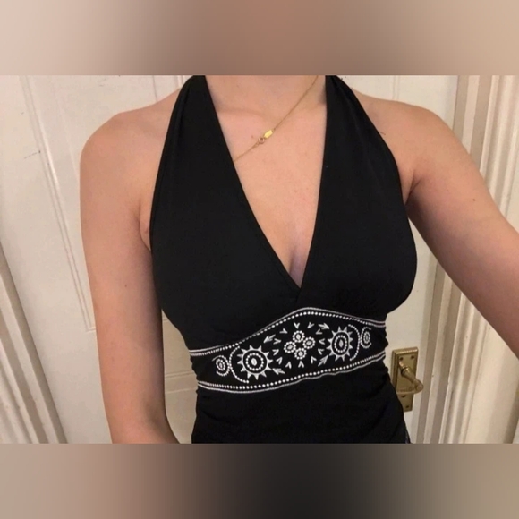 backless and halterneck top - Picture 3 of 4